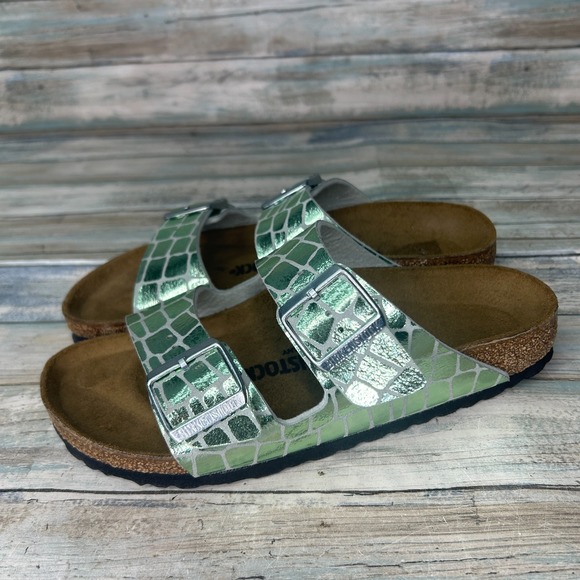 Birkenstock Womens Arizona Gator Gleam Green Sandals Size 38 EU/ 7 US Narrow - Picture 1 of 12